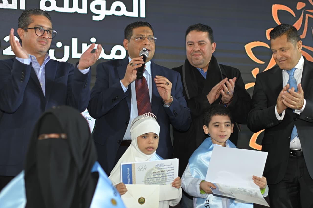 المهندس داكر عبداللاه يشهد ختام “فرسان التلاوة” ويكرم 400 حافظ للقرآن الكريم